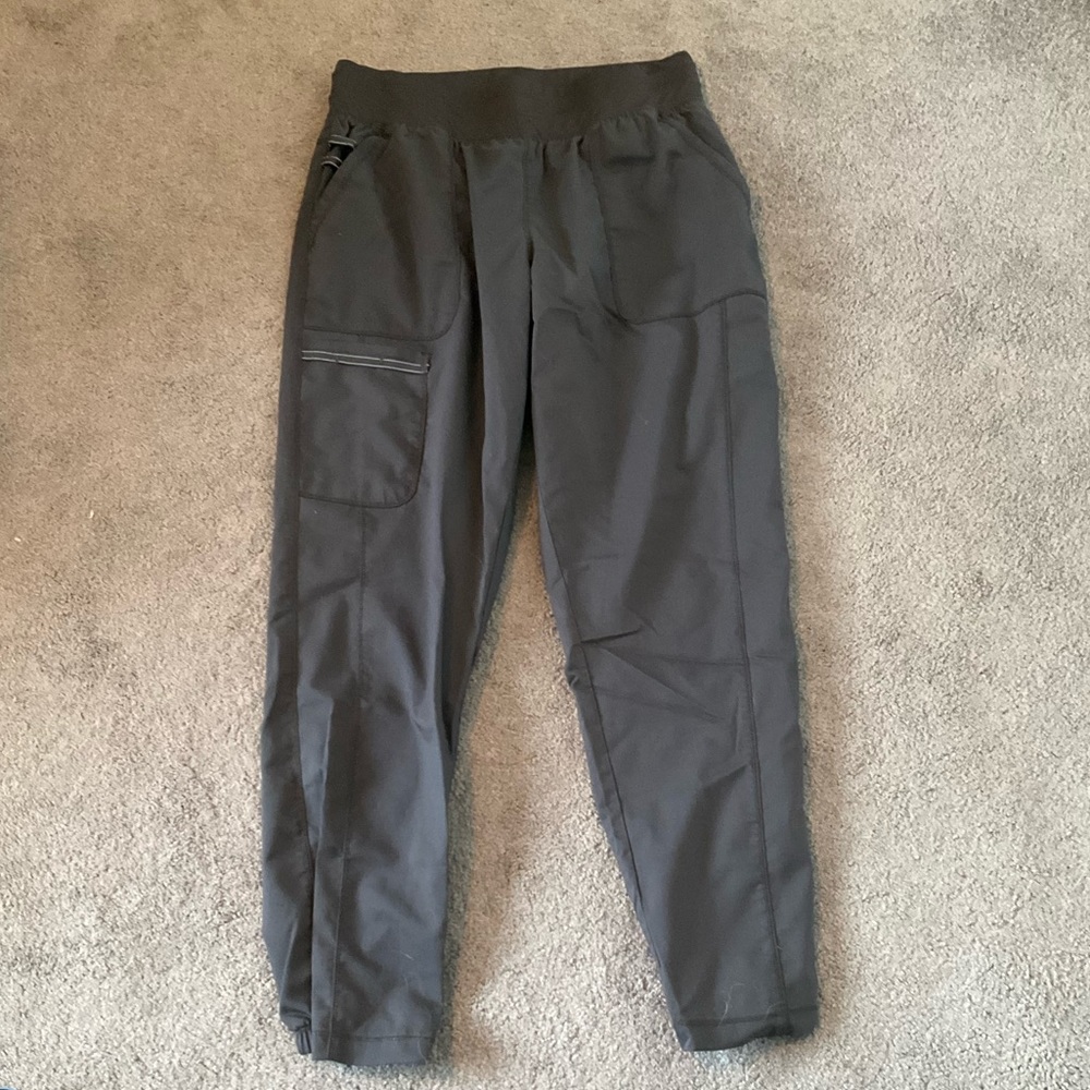 Cherokee revolution gray scrub joggers
